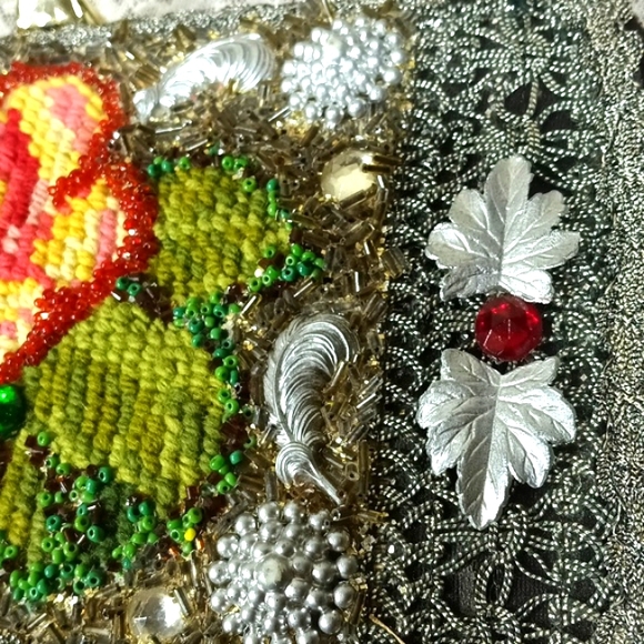 Antique Cute Lady's Handbag Embroidered Floral Beautiful Black and Silver Bag. - Picture 9 of 15